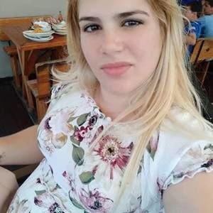 Meet your Posher, Dayana